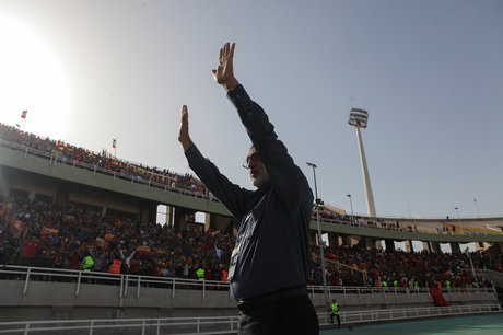 با فرکی در دو راهی ماندن و رفتن